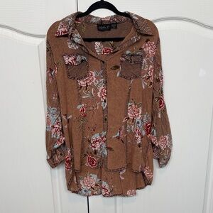 Lola P. Elegant Floral Button-Up Blouse